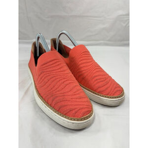 UGG Sammy Wavy Embossed Slip-On Sneaker Shoe size 9